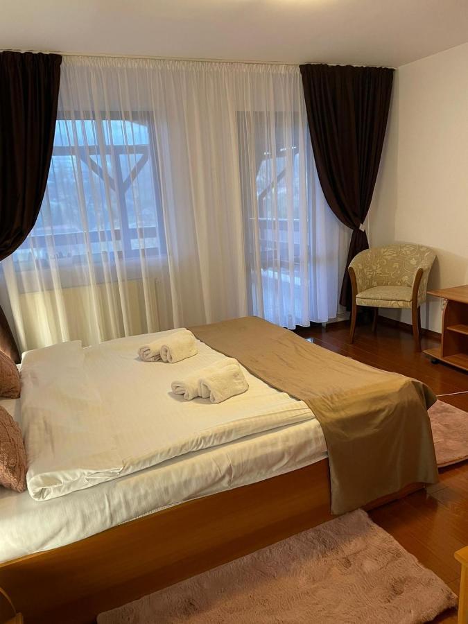 Casa Hoinarilor Bed & Breakfast บราน ภายนอก รูปภาพ