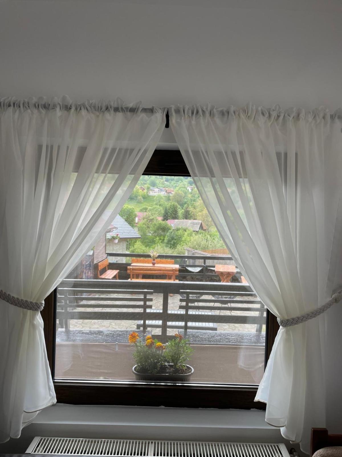 Casa Hoinarilor Bed & Breakfast บราน ภายนอก รูปภาพ